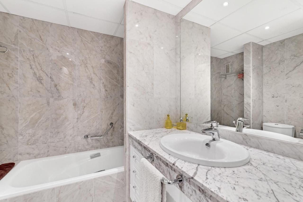 Lejlighed Modern And Large In The Heart Of Puerto Banus Marbella